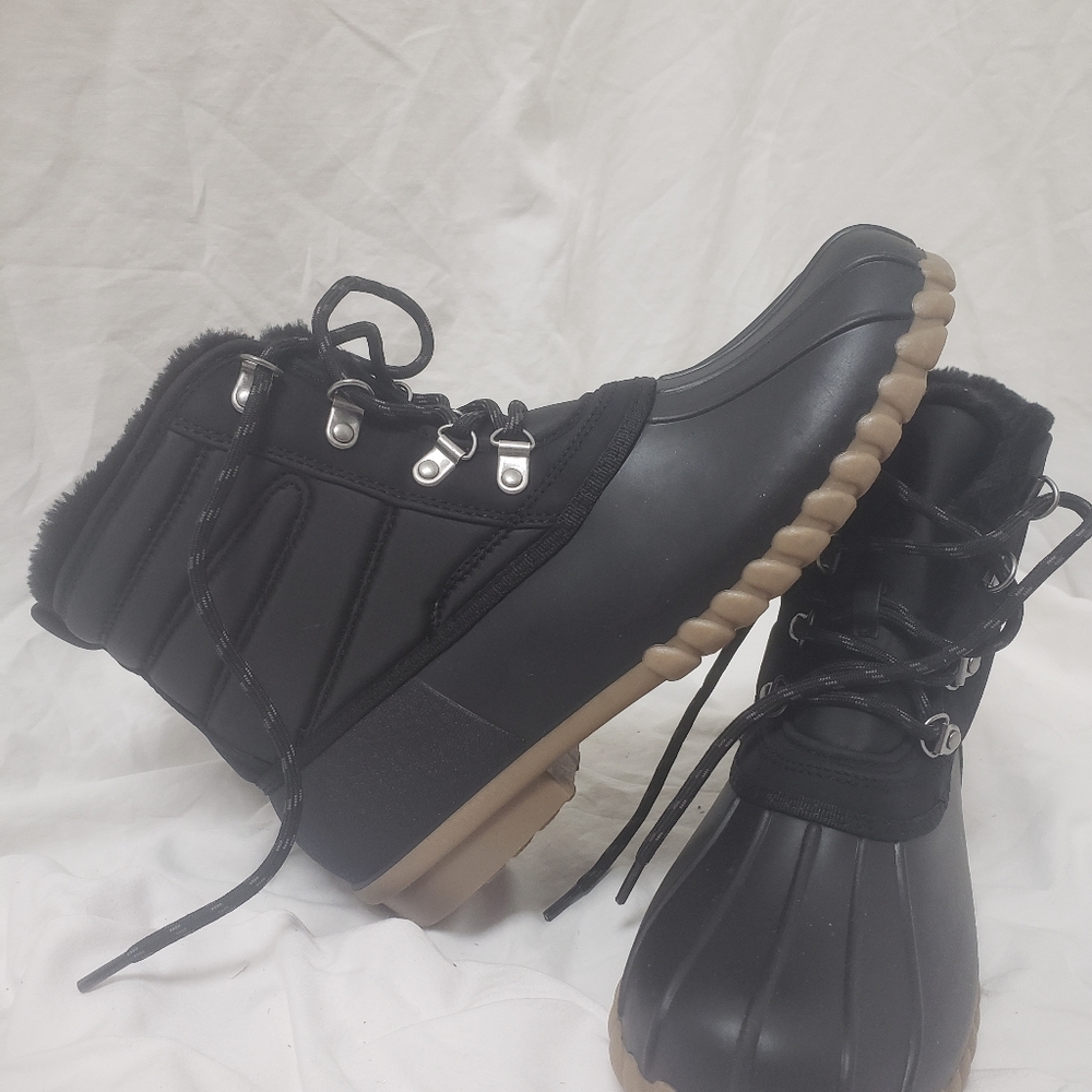 Womans Bare Traps Boot